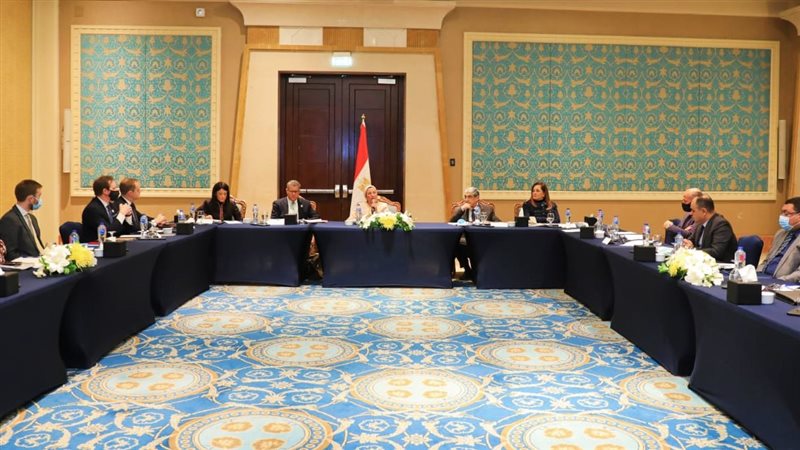 اجتماع وزيرة البيئة