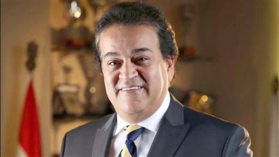وزير التعليم العالي يطمئن على أحوال الطلاب المصريين الدارسين بالجامعات الأوكرانية 