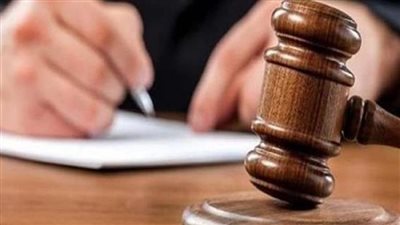 التحقيق مع حارس عقار متهم بالتعدي على عامل بسبب ركن سيارة بالدقي