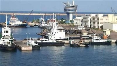 ميناء دمياط يعلن انتظام حركة الحاويات رغم سرعة الرياح