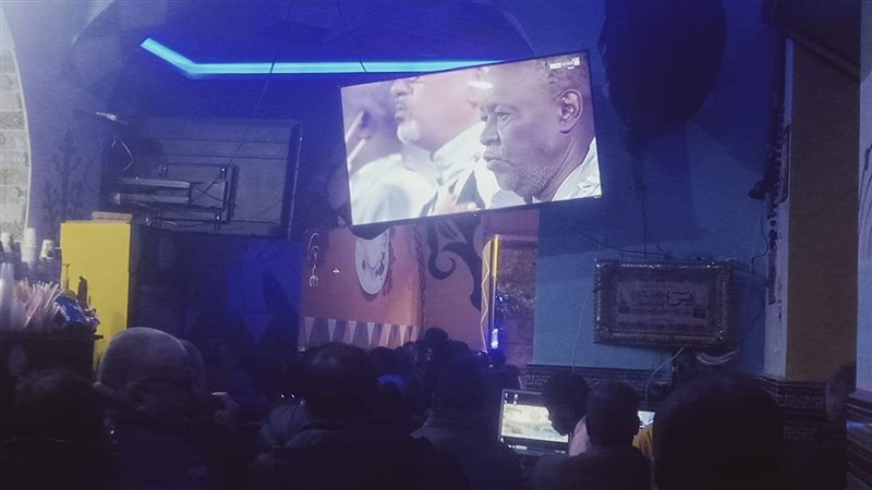 اقبال كبير على مقاهي