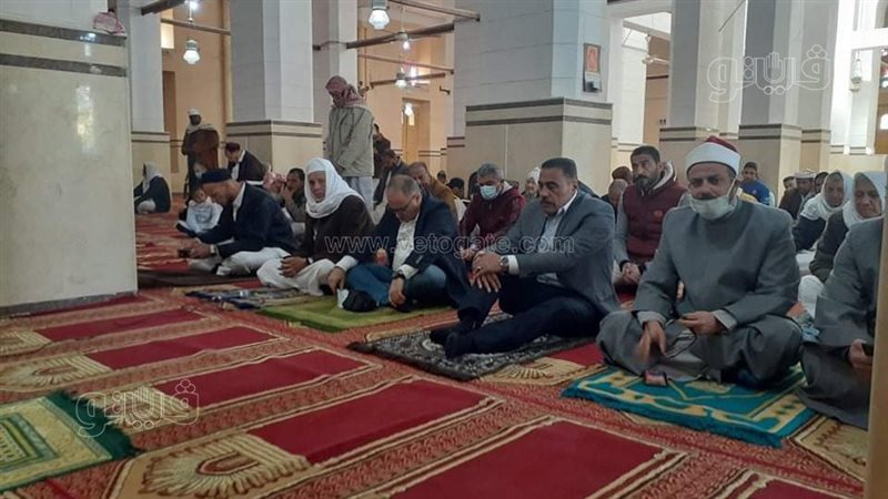 محافظ مطروح يؤدي