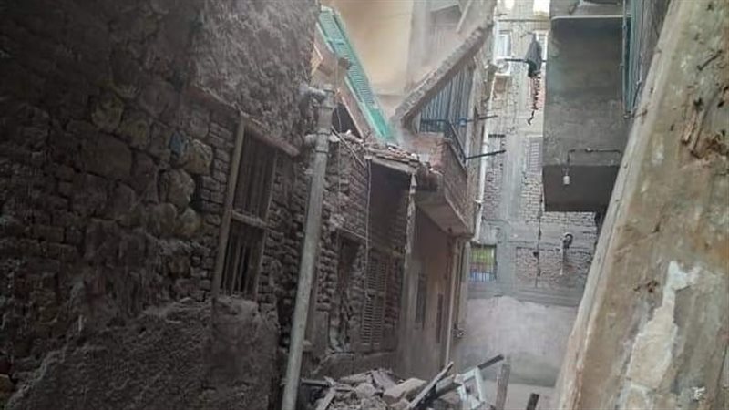 انهيار عقار حدائق