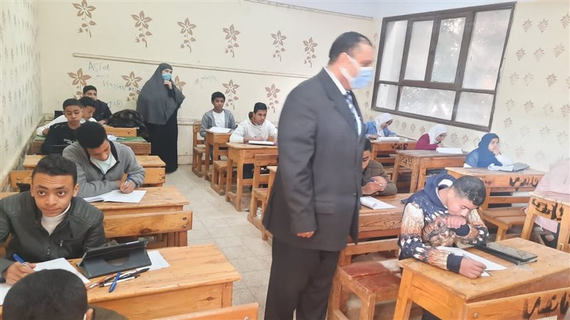 لجان امتحانات ببني