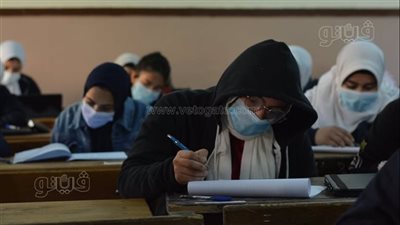  اليوم.. طلاب الصف الثاني الثانوي يؤدون امتحان الجبر والفلسفة والأحياء
