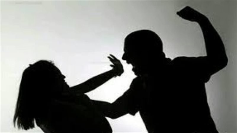 ضرب أب لابنته
