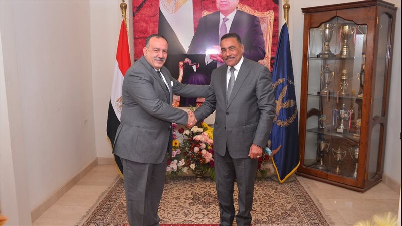 محافظ مطروح يهنئ