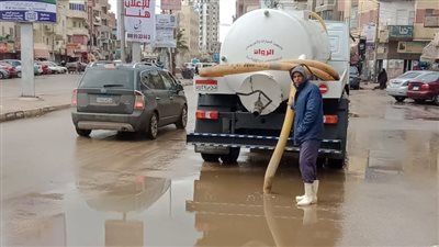 أخبار الفيوم|هطول أمطار غزيرة على المحافظة.. و٤٦ سيارة لكسح تجمعات المياه