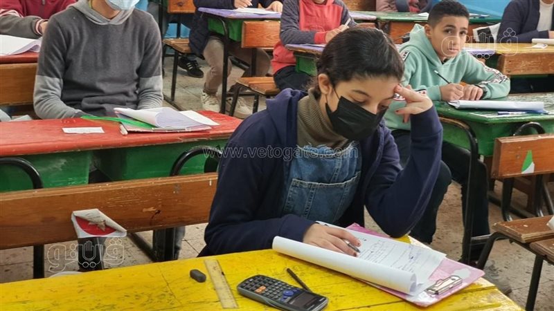 طلاب الشهادة الإعدادية