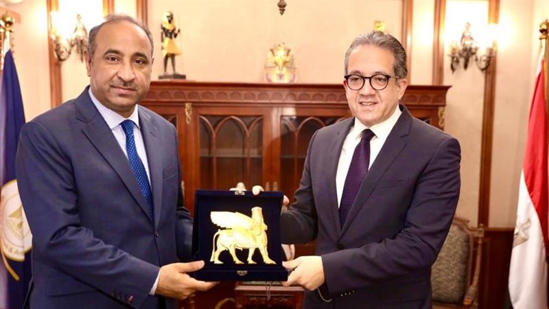وزير السياحة يستقبل