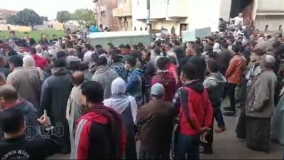 تشييع جثامين أب واثنين من أبنائه لقوا مصرعهم بسبب التدفئة بالمنوفية | فيديو