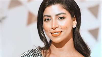 كارولين عزمي تكشف سبب رفض والدها دخولها التمثيل (فيديو)