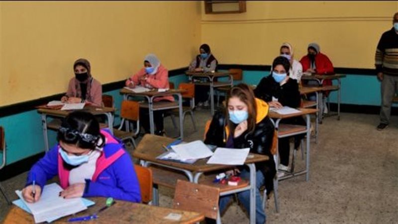 امتحانات الصف الأول