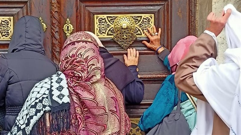 زوار مسجد الحسين