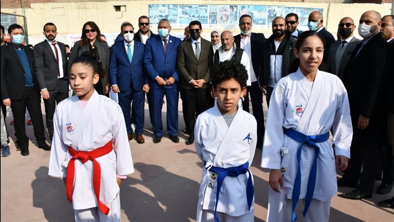 أشرف صبحي يتفقد مراكز