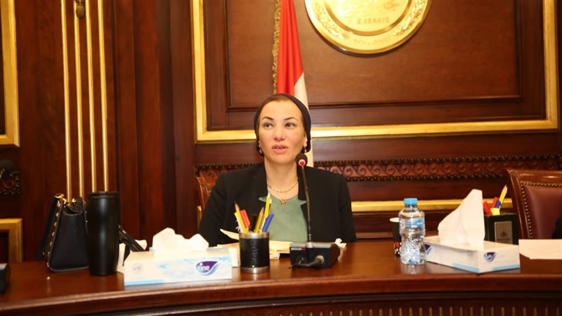 وزيرة البيئة
