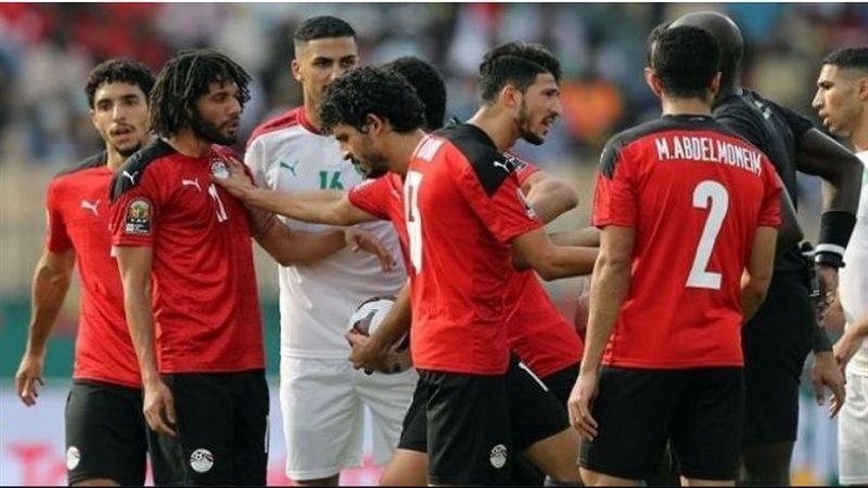 كاف يوقع عقوبات على