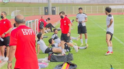 أحمد حسن يكشف سر تجسس الكاميرون على تدريبات منتخب مصر