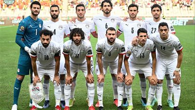 الساعات الأخيرة قبل مواجهة السنغال.. كيروش يشرح خطة النصر والحضري يسلم أبو جبل زجاجة البركة