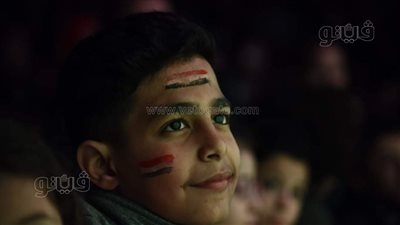 الأطفال يتصدرون المشهد في تشجيع المنتخب بمركز شباب الجزيرة|صور