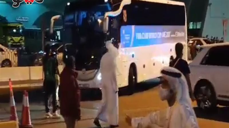 لحظة وصول فريق الأهلي