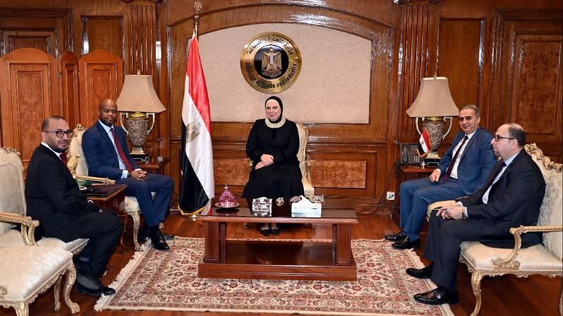 اجتماع وزيرة التجارة