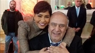 والد حسام حبيب يسخر من شائعة عودة ابنه للفنانة شيرين عبد الوهاب 