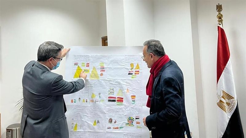 مدرسة إسبانية تهدي