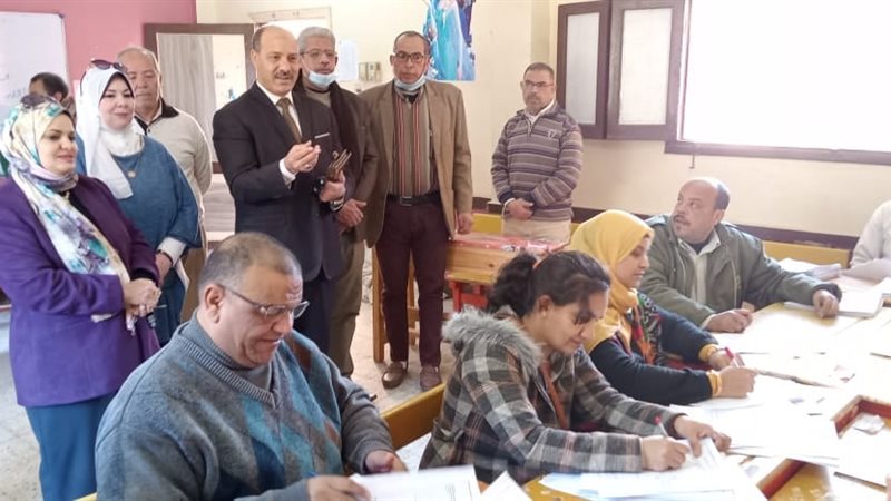 لجنة لفرز اوراق الاجابة