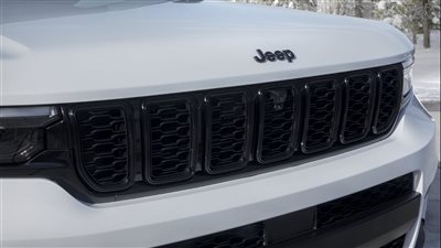كل ما تريد معرفته عن جيب جراند شيروكي 4X4 ليميتد L 