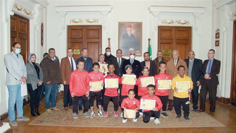تكريم منتخب قصار