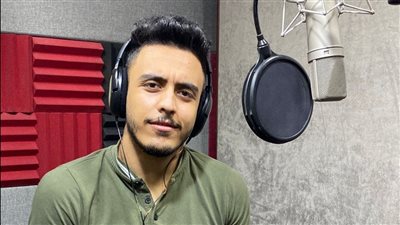 بالتزامن مع عيد الحب.. المطرب أحمد رشاد ينتهي من تسجيل كليب 