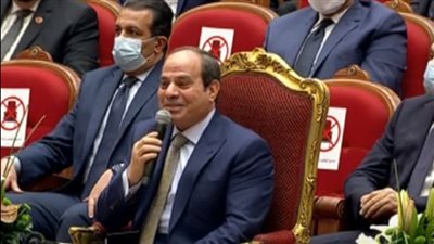 السيسي لـ مذيع CNN: بنرحب بيك وعندك فرصة تنزل وتلف مصر 