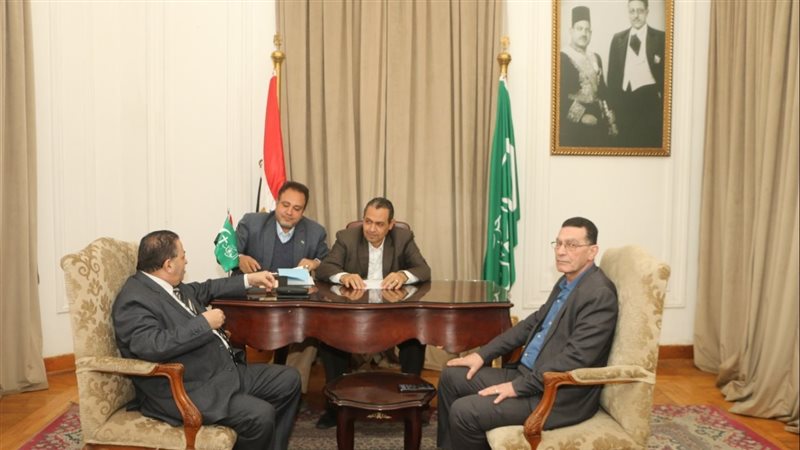اللجنة المشرفة على