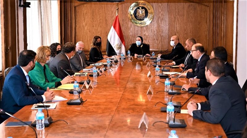وزيرة التجارة والصناعة