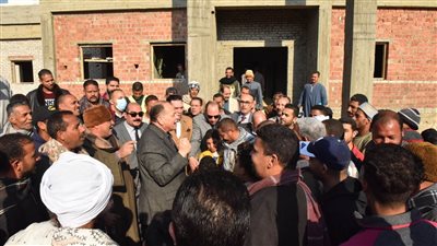 محافظ أسيوط ورئيس جهاز تعمير الوادي الجديد يتفقدان إنشاء مجمع الخدمات صنبو بديروط