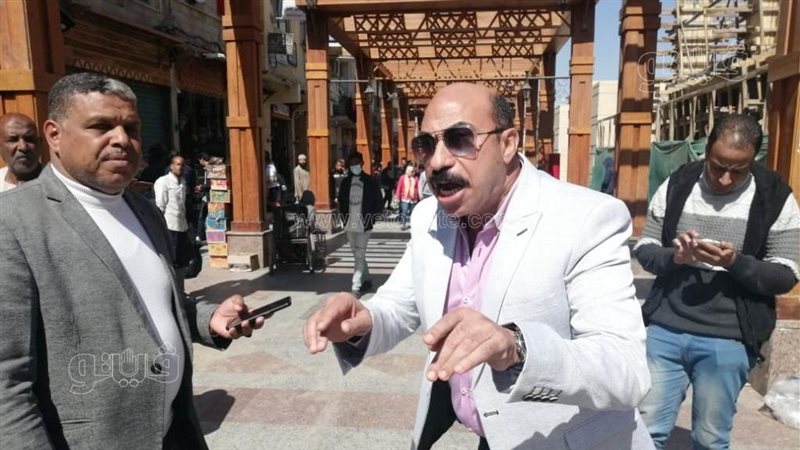 محافظ أسوان فى جولة
