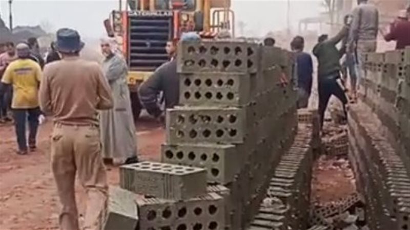 سقوط مدخنة طوب بالدقهلية