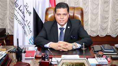 انتظام العمل داخل ميناء دمياط رغم سوء الأحوال الجوية 