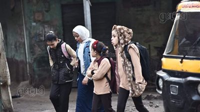 رغم انخفاض درجات الحرارة.. توافد تلاميذ على مدارس شبرا الخيمة | صور