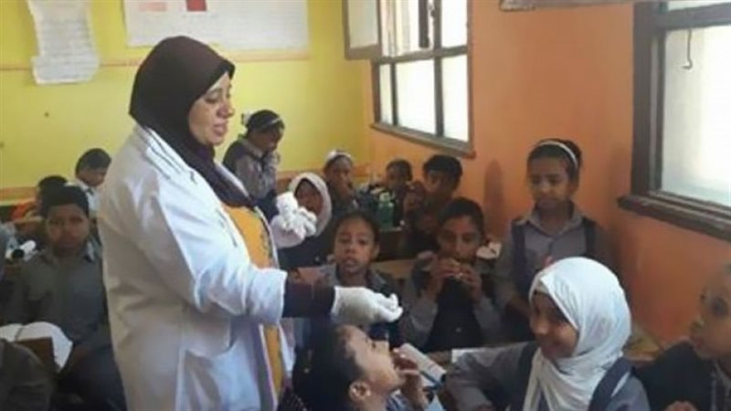 زائرة صحية بكل مدرسة