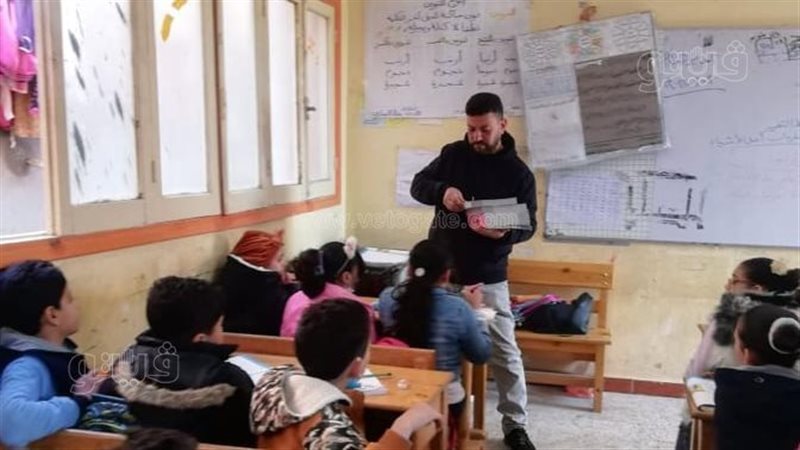توزيع الكتب المدرسية