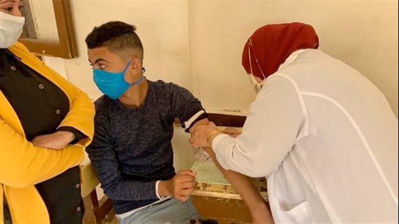 تطعيم١٧الف طالب بلقاح