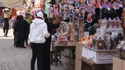 فوانيس زمان رجعت تاني.. الفانوس الصاج من 10 جنيهات لـ7 آلاف جنيه.. فيديو 