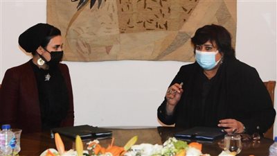 وزيرة الثقافة توقع بروتوكول تعاون مع مؤسسة حياة كريمة 