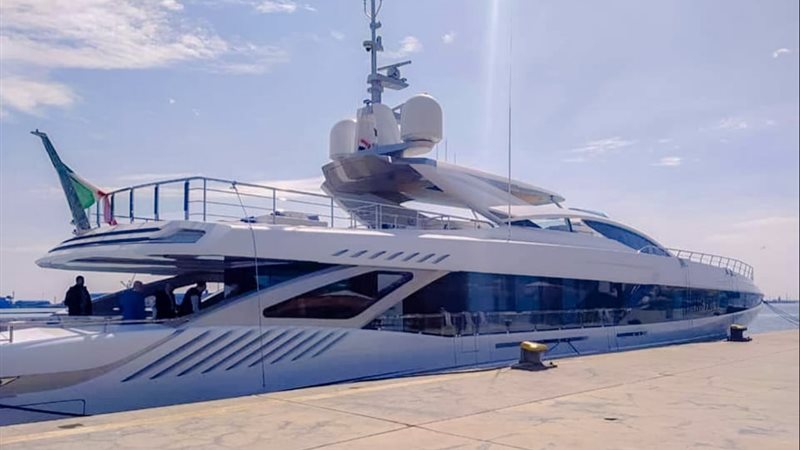 يخت «El leon»