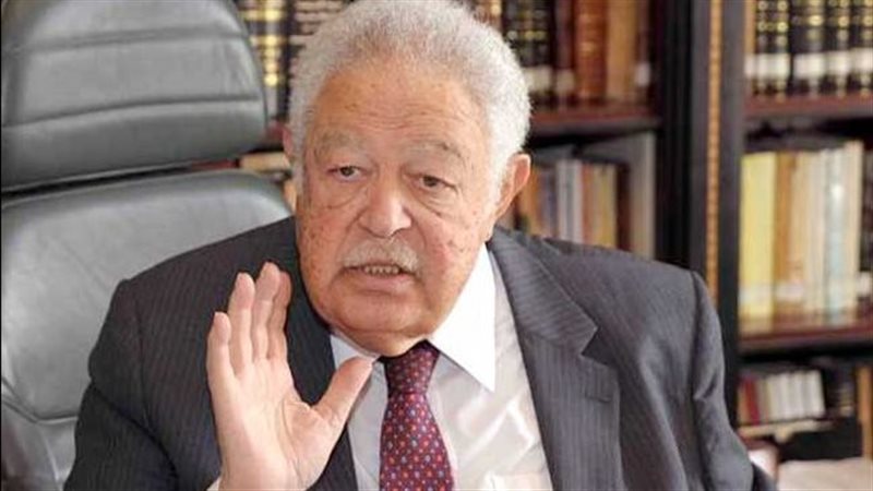  رجائي عطية نقيب