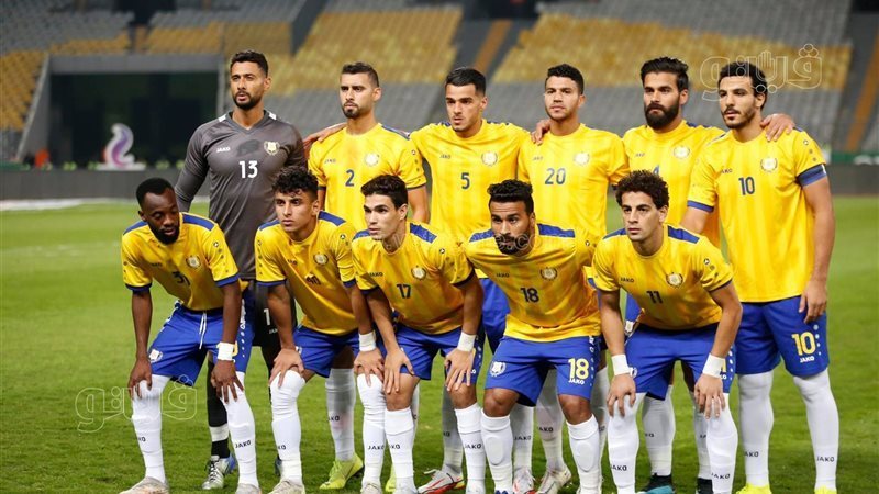 فريق الكرة بالنادي