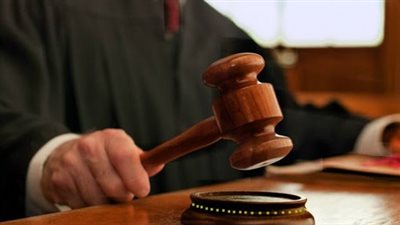 إحالة رئيسة القطاع القانوني ومحام بـ