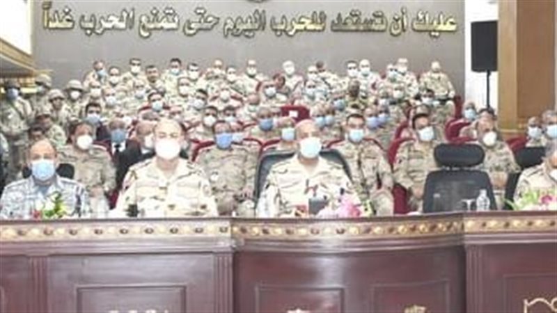 وزير الدفاع يشهد